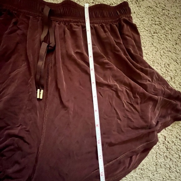 Lululemon Principal Dancer Shorts - Picture 10 of 10